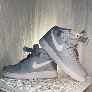 EUC NIKE AIR FORCE 1 Mids Sz 11.5